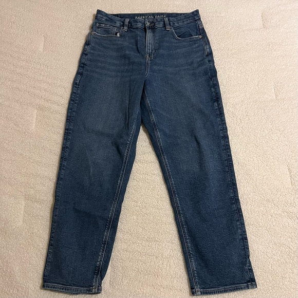 American Eagle Outfitters Denim - AE Curvy High-Waisted Mom Jeans